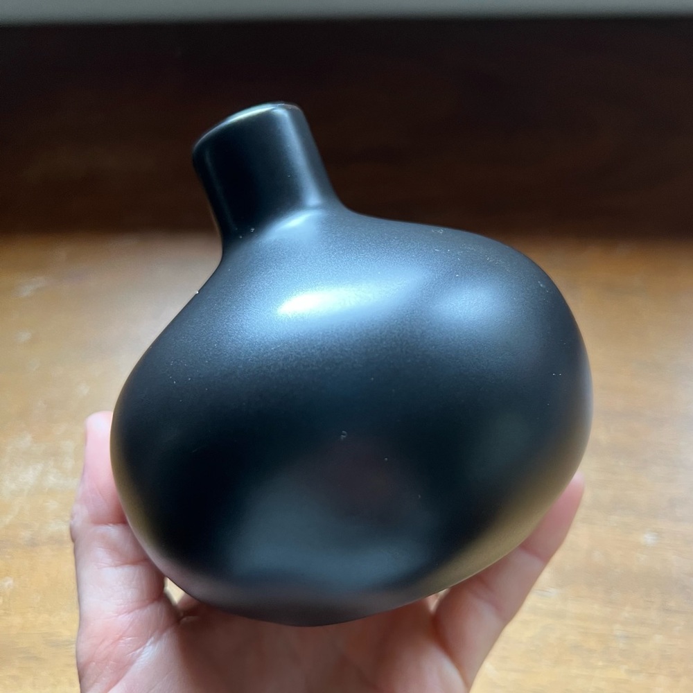 Homecourt Diffuser Vase